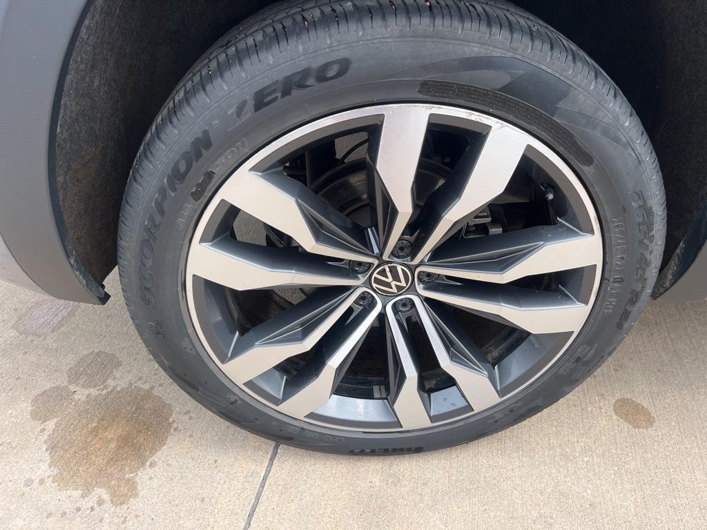 used 2020 Volkswagen Atlas Cross Sport car, priced at $23,000