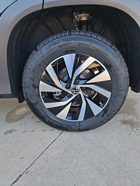 new 2025 Volkswagen Tiguan car, priced at $29,961