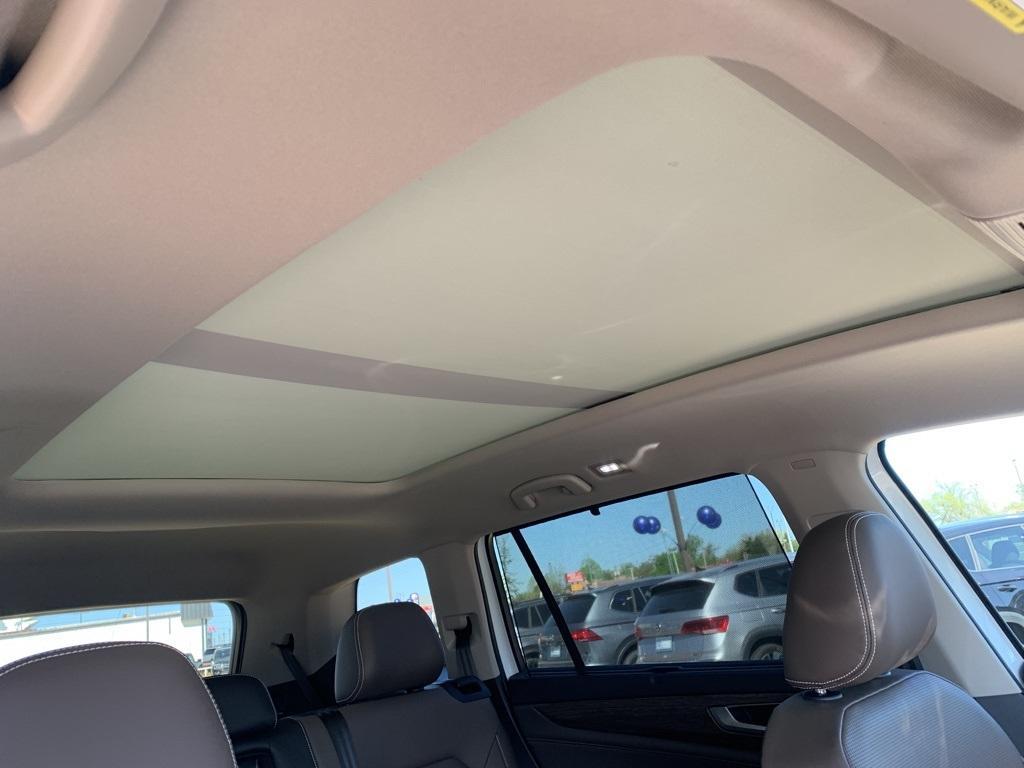 new 2025 Volkswagen Atlas car, priced at $48,347