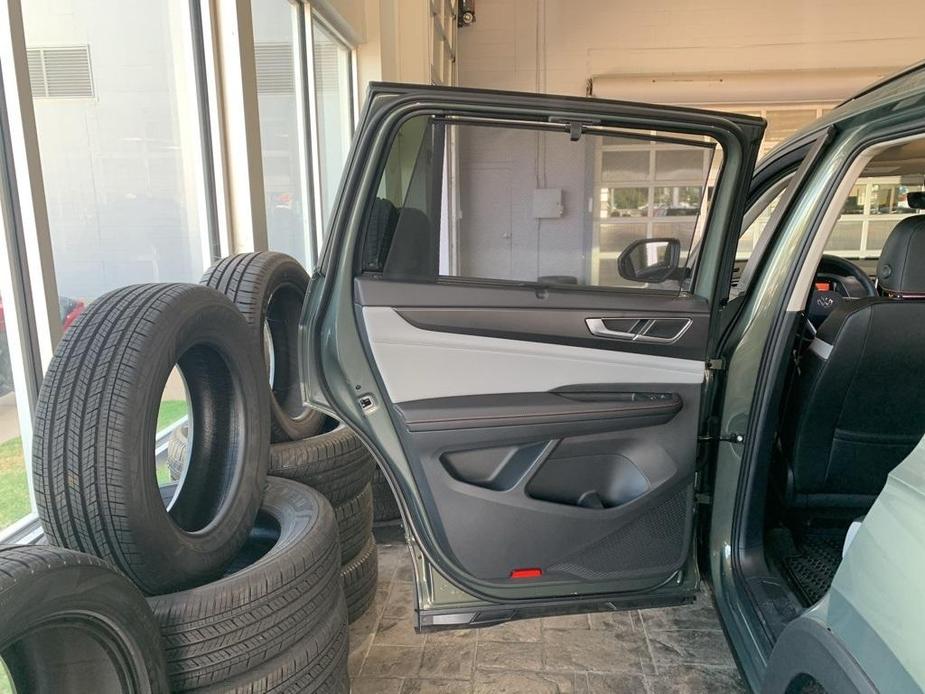 new 2024 Volkswagen Atlas car, priced at $48,758