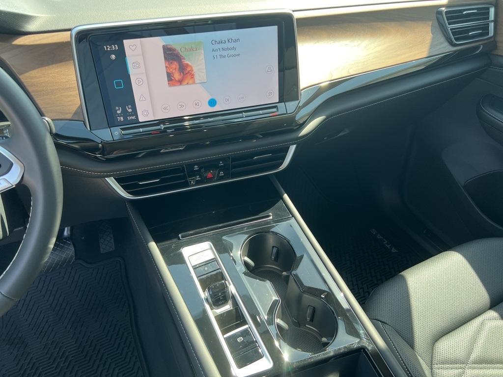 new 2025 Volkswagen Atlas car, priced at $45,843