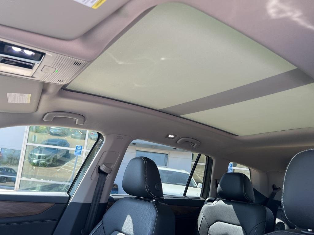 new 2025 Volkswagen Atlas car, priced at $45,843
