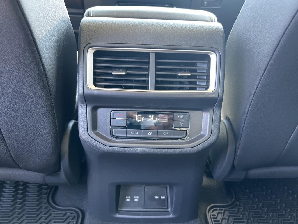 new 2025 Volkswagen Atlas car, priced at $45,843
