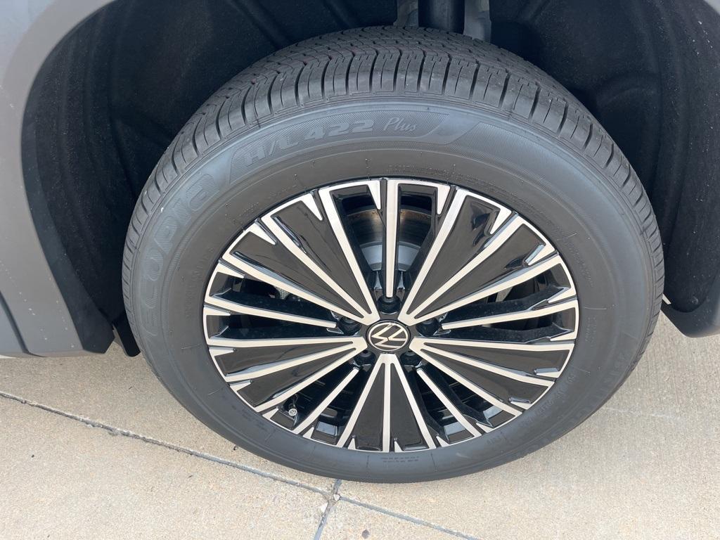 new 2025 Volkswagen Tiguan car, priced at $31,786