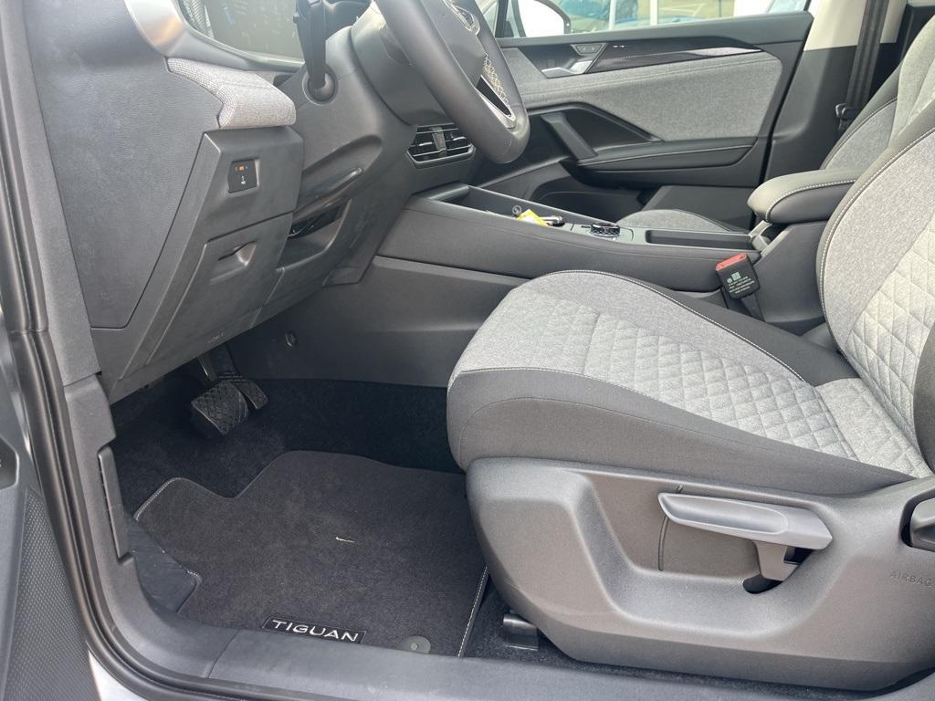 new 2025 Volkswagen Tiguan car, priced at $31,786