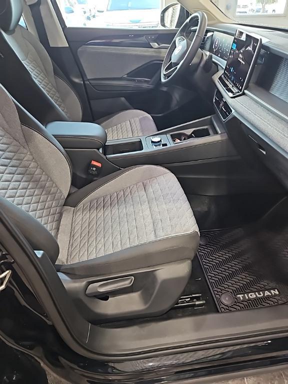 new 2025 Volkswagen Tiguan car, priced at $31,671