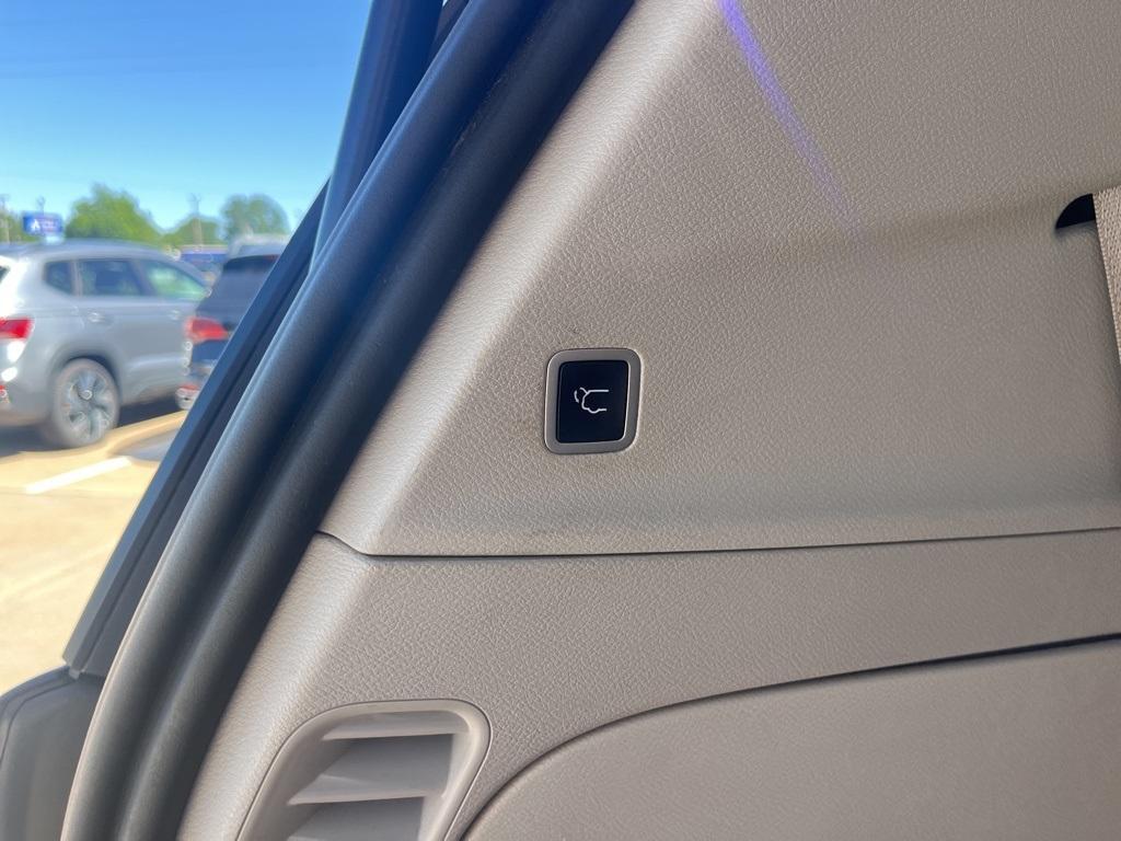 used 2020 Chrysler Pacifica car, priced at $14,500