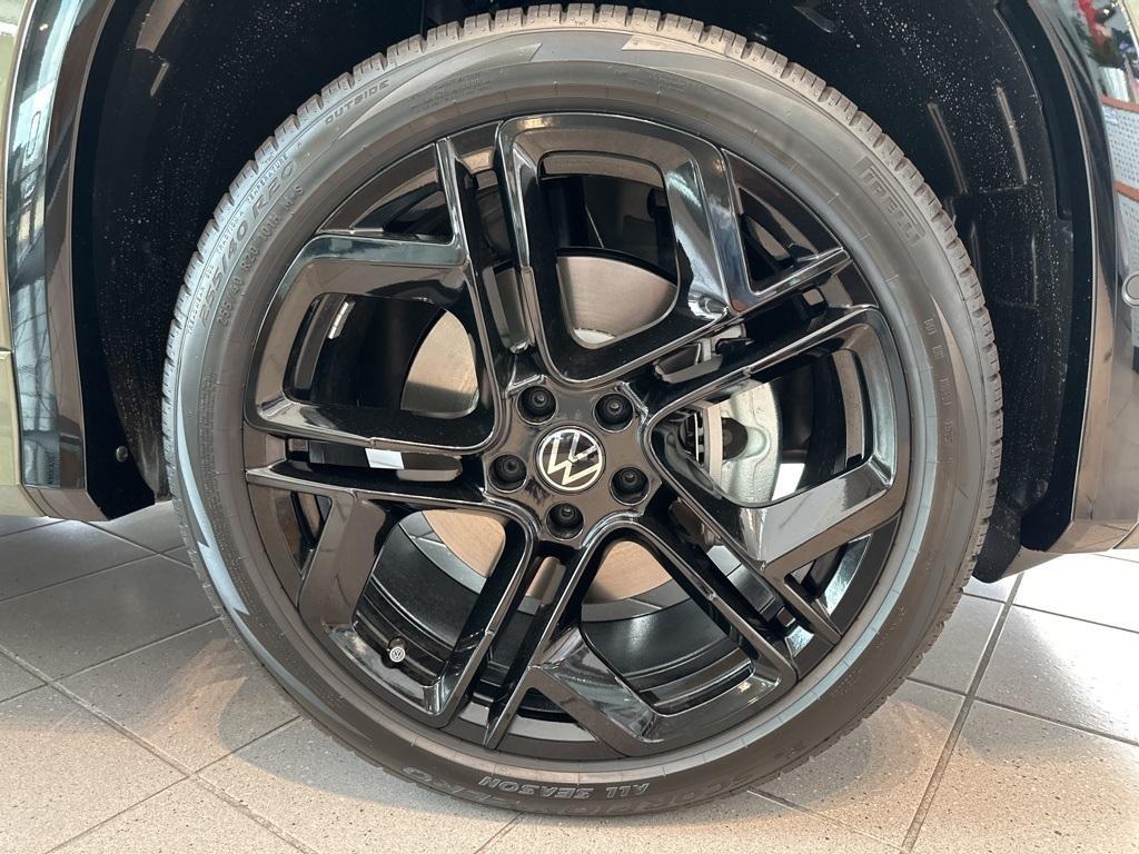 new 2025 Volkswagen Tiguan car, priced at $38,325