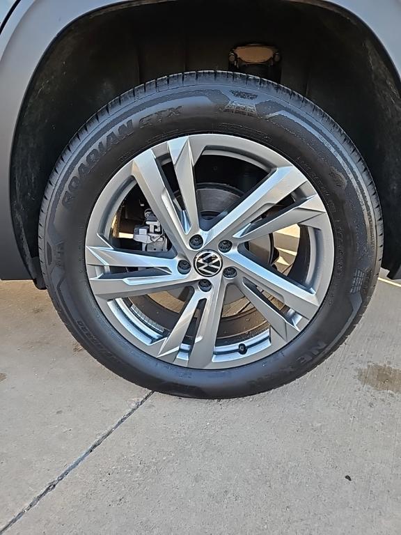 used 2021 Volkswagen Atlas car, priced at $20,999