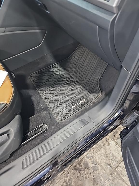 used 2021 Volkswagen Atlas car, priced at $20,999