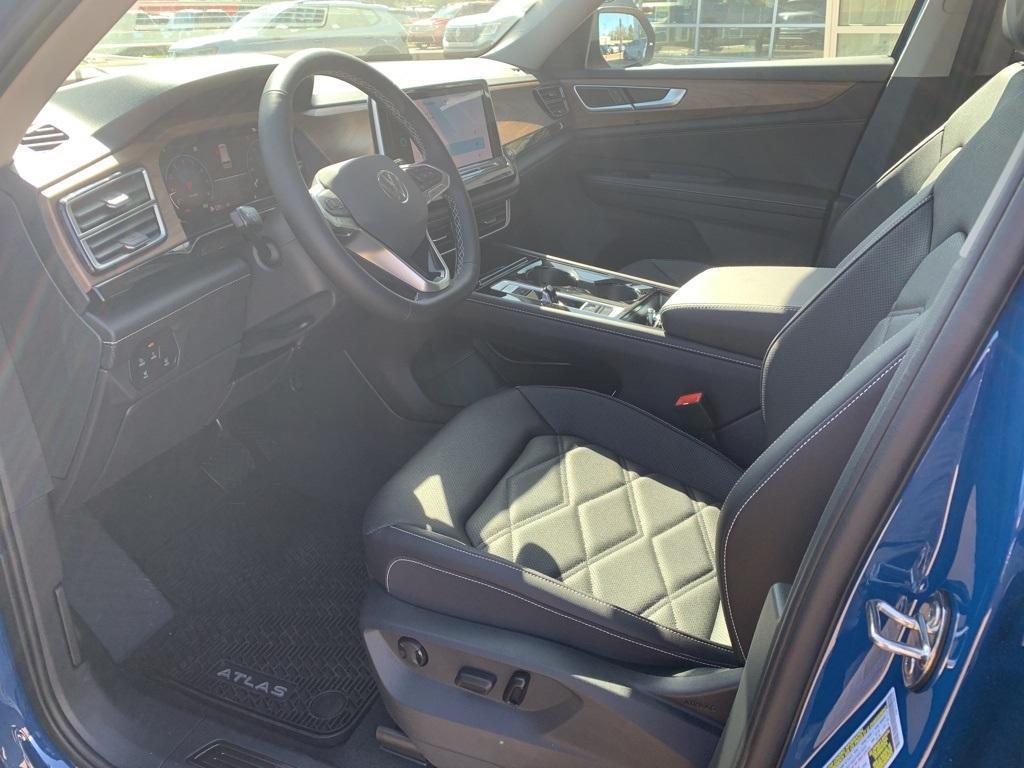 new 2025 Volkswagen Atlas car, priced at $42,741