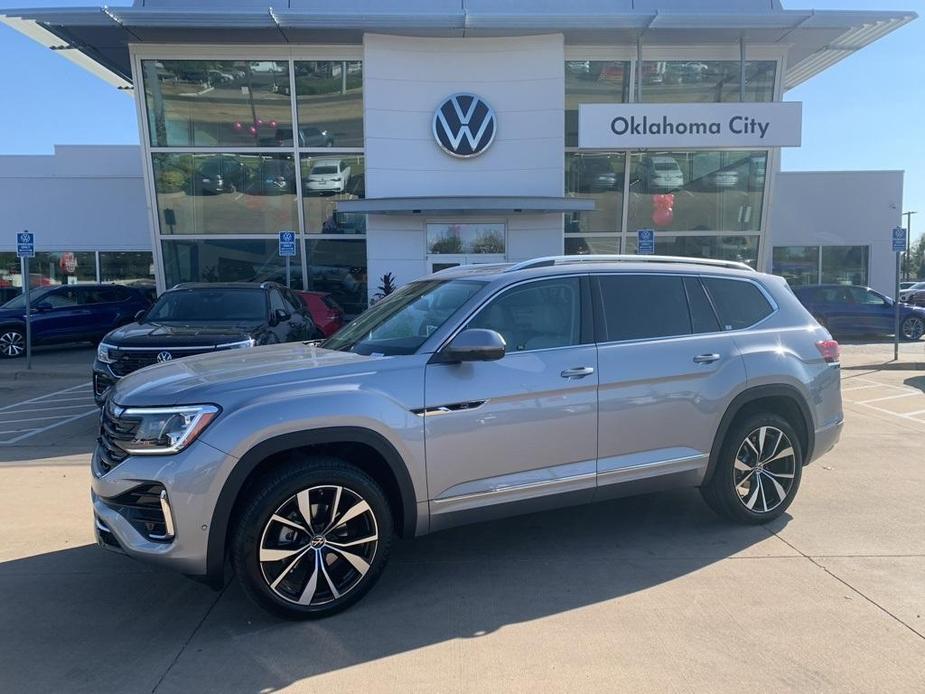 new 2025 Volkswagen Atlas car, priced at $54,126