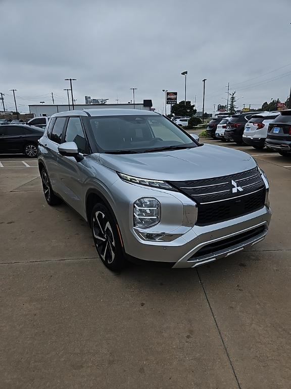 used 2024 Mitsubishi Outlander car, priced at $25,249