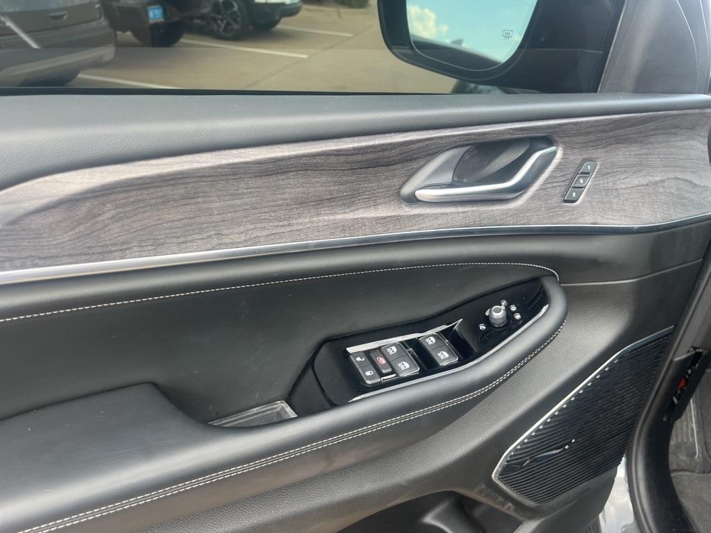 used 2022 Jeep Grand Cherokee car, priced at $32,500