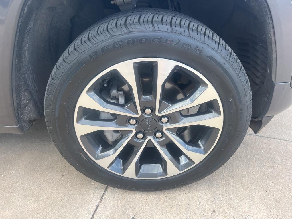 used 2022 Jeep Grand Cherokee car, priced at $32,500