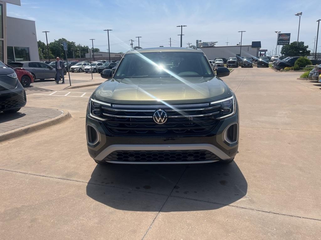 new 2025 Volkswagen Atlas car, priced at $43,327