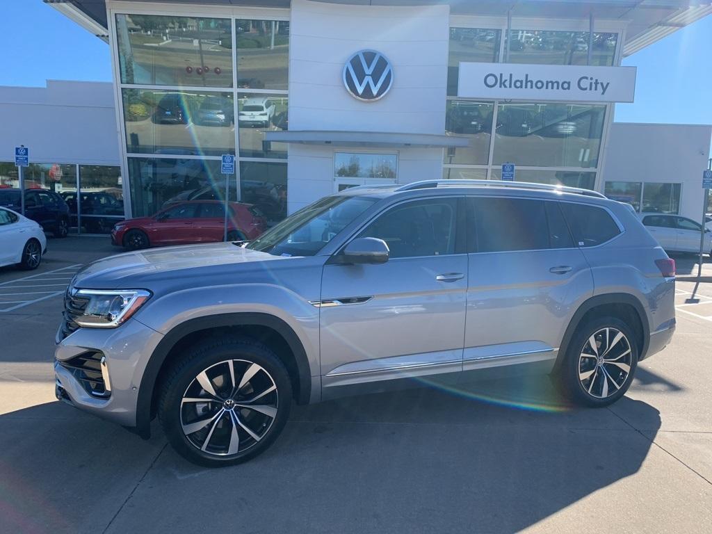 new 2025 Volkswagen Atlas car, priced at $53,738