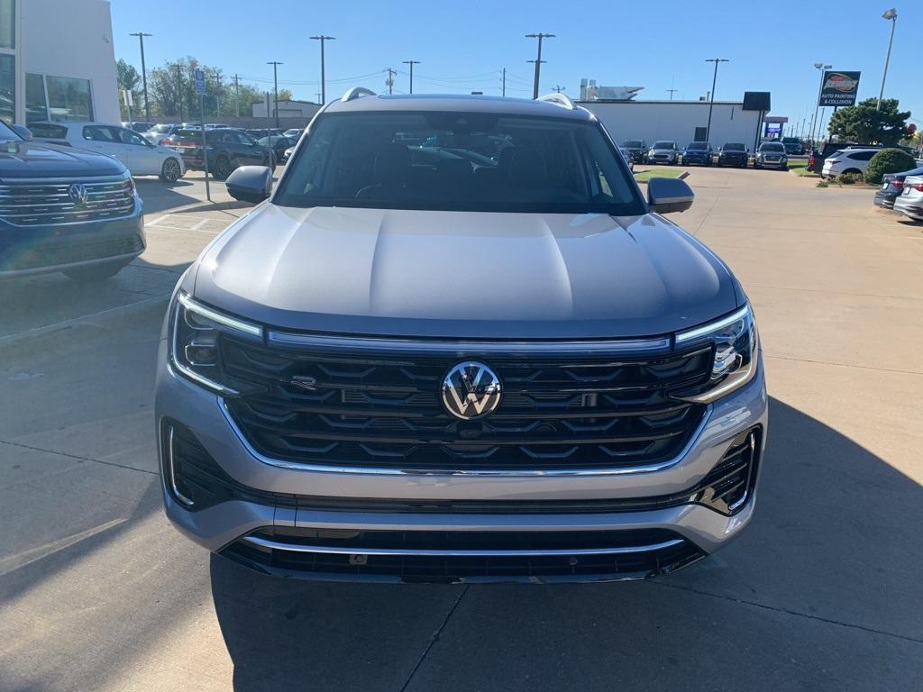 new 2025 Volkswagen Atlas car, priced at $53,738