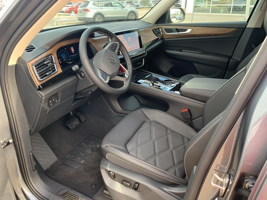 new 2025 Volkswagen Atlas car, priced at $45,802