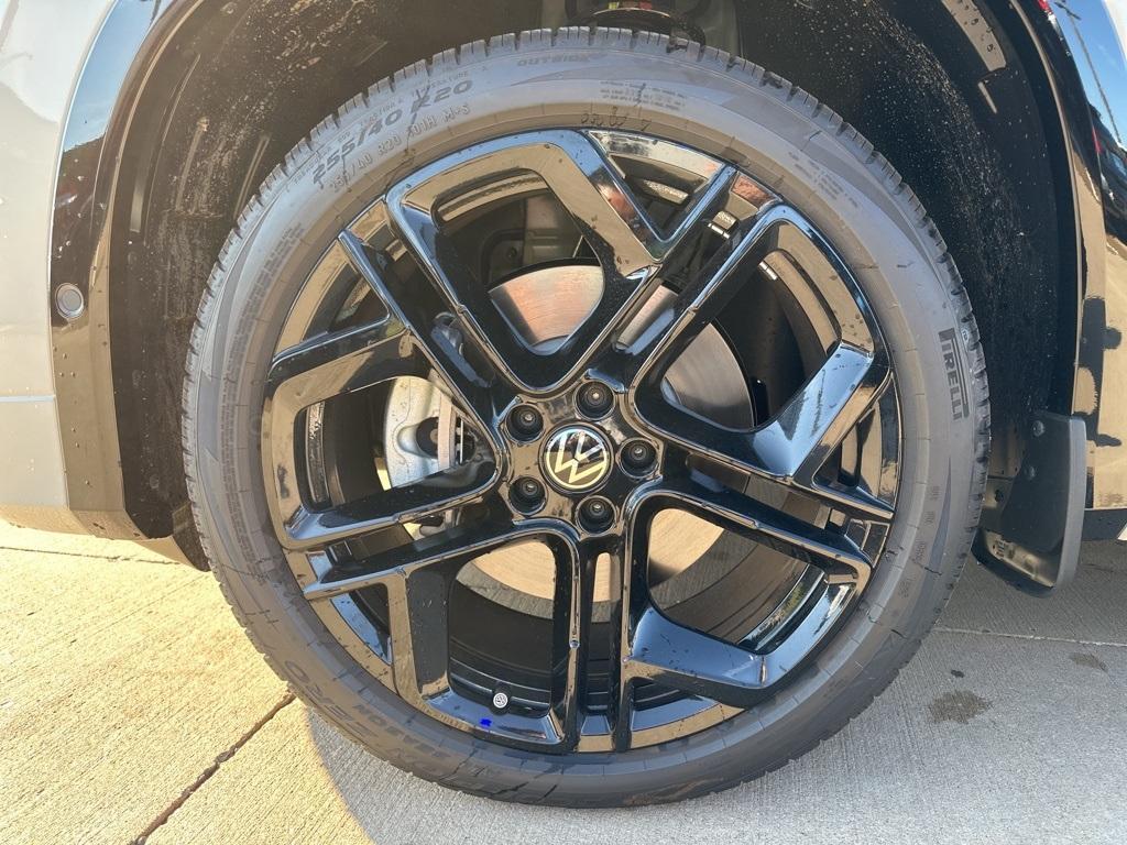 new 2025 Volkswagen Tiguan car, priced at $37,974