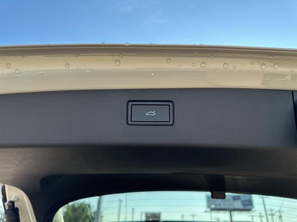 new 2025 Volkswagen Tiguan car, priced at $37,974