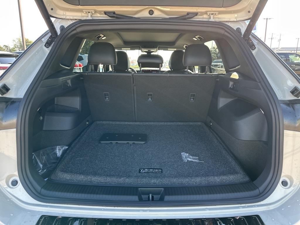 new 2025 Volkswagen Tiguan car, priced at $37,974