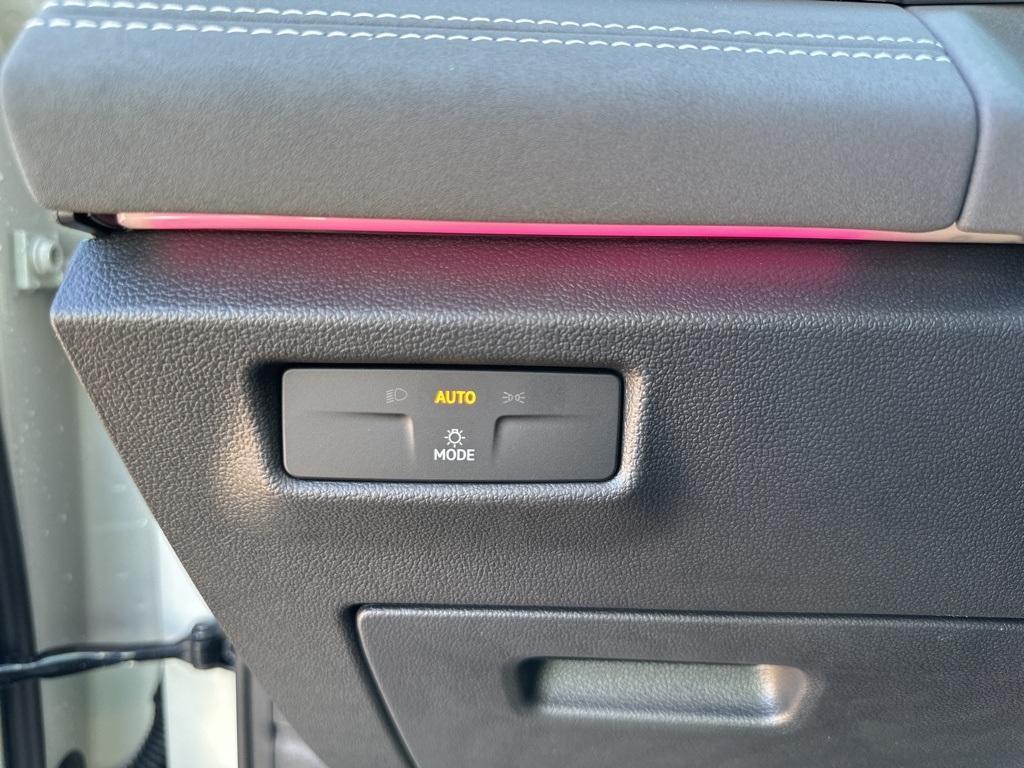 new 2025 Volkswagen Tiguan car, priced at $37,974