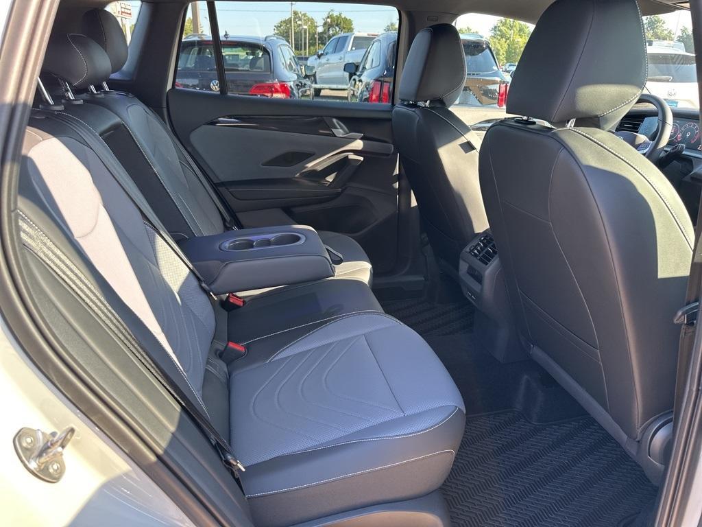 new 2025 Volkswagen Tiguan car, priced at $37,974