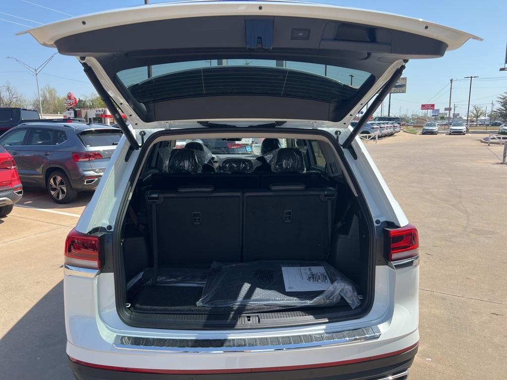 new 2025 Volkswagen Atlas car, priced at $48,819