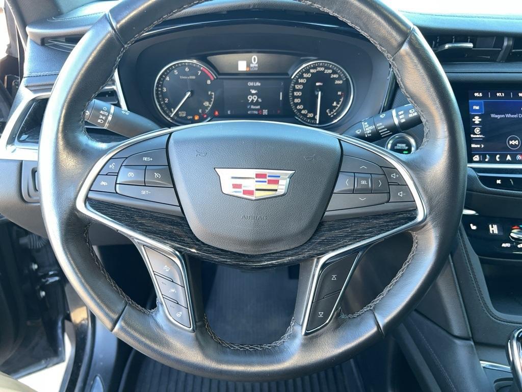 used 2022 Cadillac XT5 car, priced at $33,209