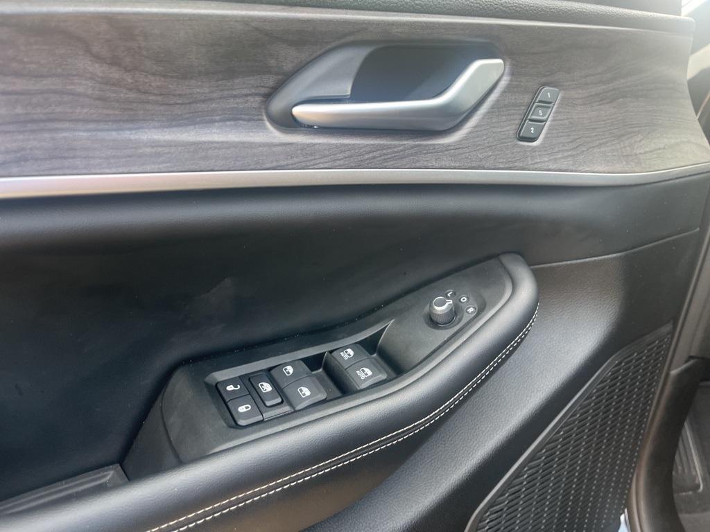 used 2024 Jeep Grand Cherokee car, priced at $38,500