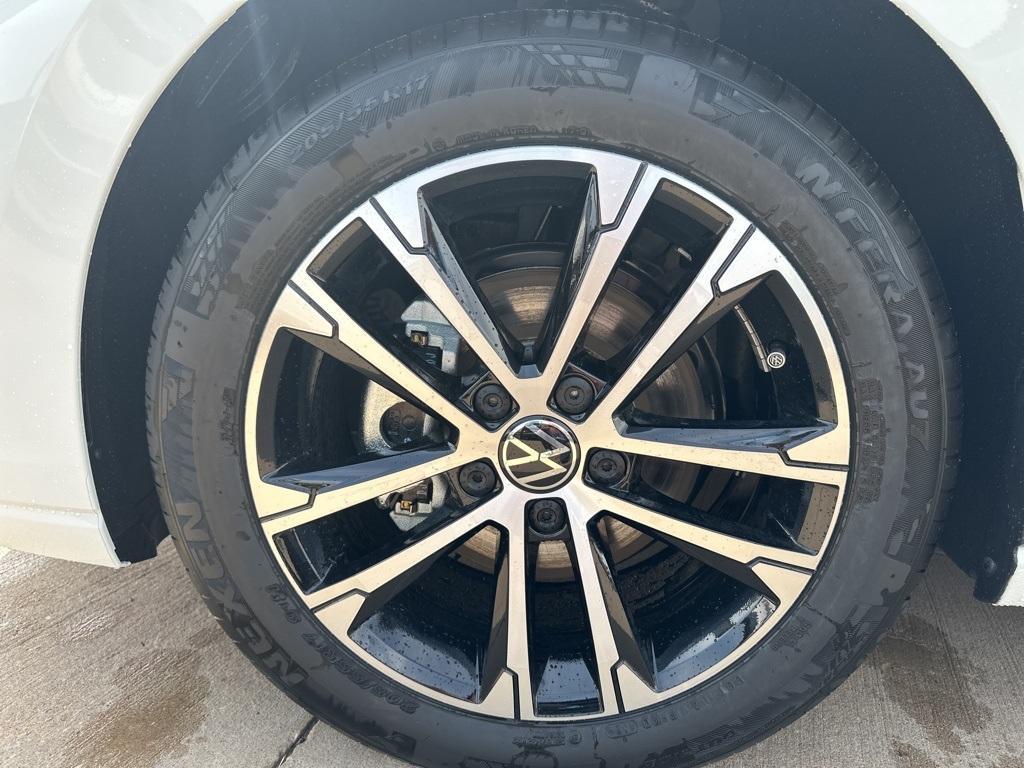 new 2025 Volkswagen Jetta car, priced at $24,111