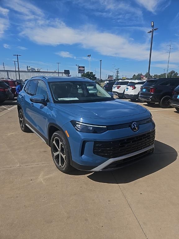 new 2025 Volkswagen Tiguan car, priced at $35,740