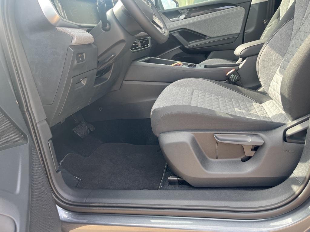 new 2025 Volkswagen Tiguan car, priced at $30,318