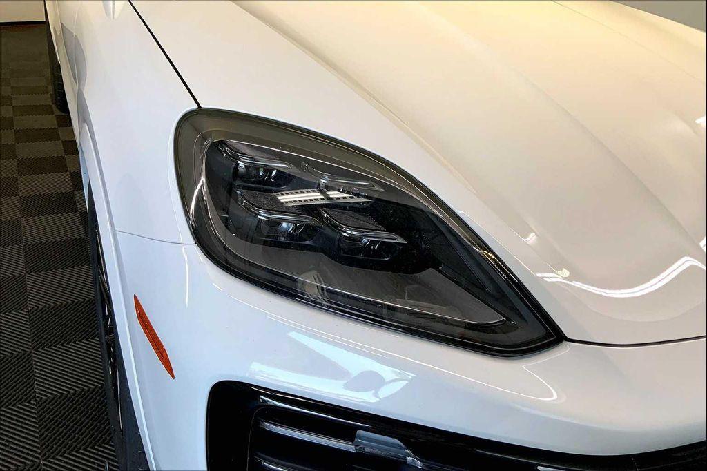 new 2025 Porsche Cayenne car, priced at $139,095