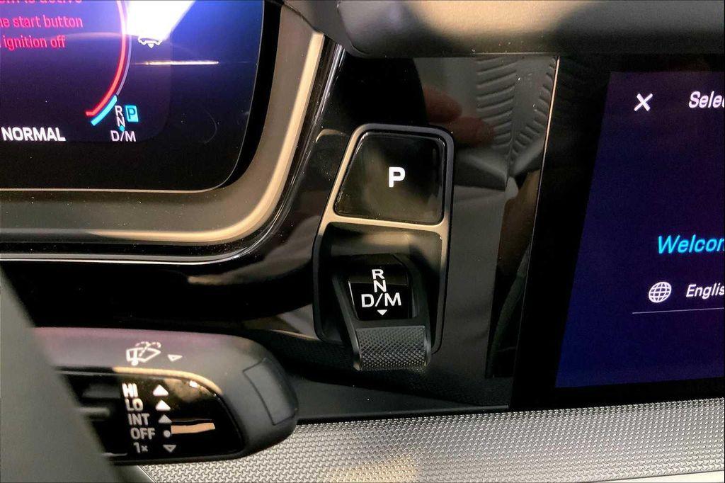 new 2025 Porsche Cayenne car, priced at $139,095