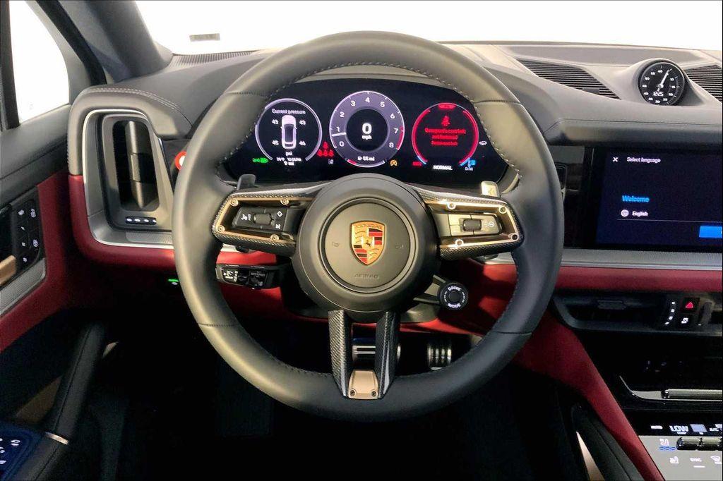 new 2025 Porsche Cayenne car, priced at $139,095