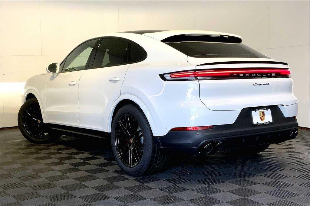 new 2025 Porsche Cayenne car, priced at $139,095