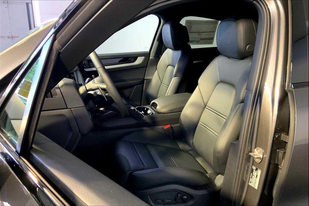 new 2025 Porsche Cayenne car, priced at $110,185