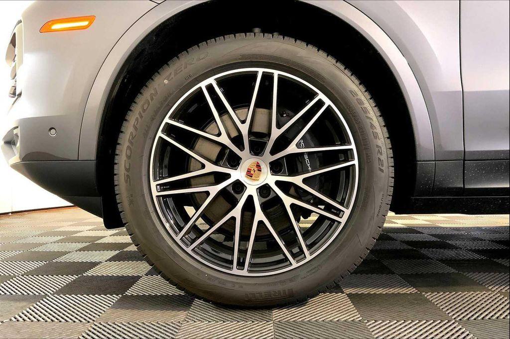 new 2025 Porsche Cayenne car, priced at $101,955