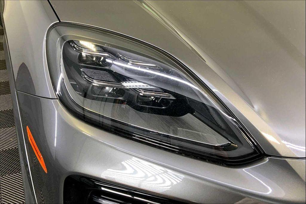 new 2025 Porsche Cayenne car, priced at $101,955
