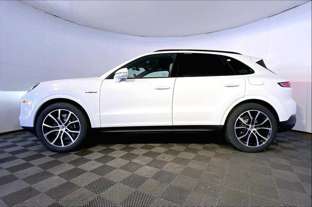 new 2025 Porsche Cayenne car, priced at $122,085