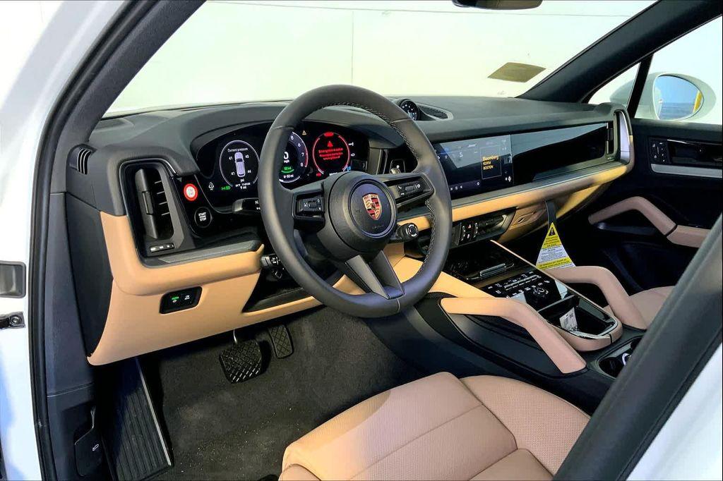 new 2025 Porsche Cayenne car, priced at $122,085