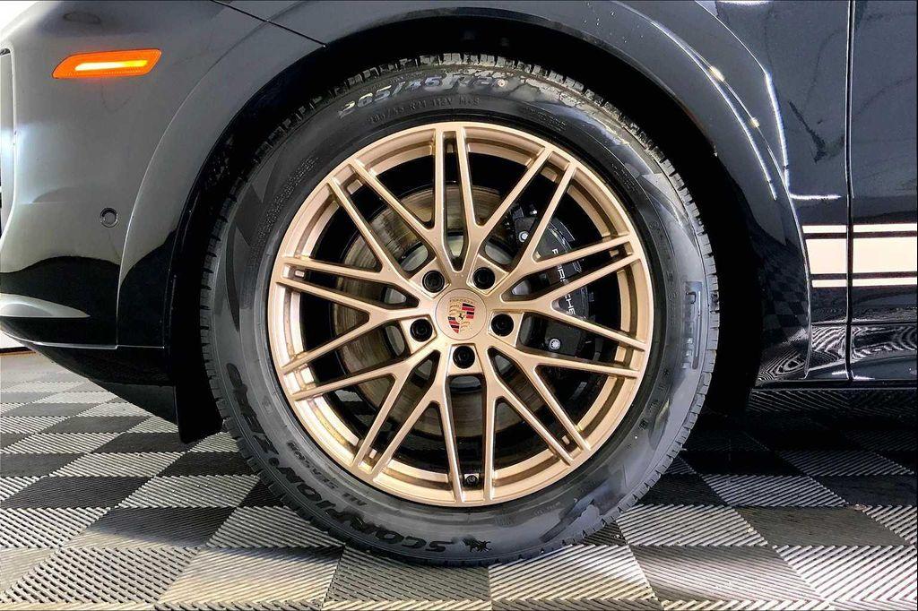 new 2025 Porsche Cayenne car, priced at $163,225