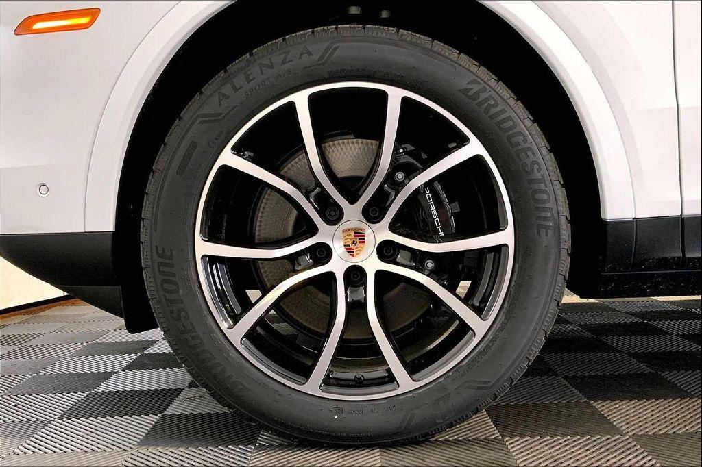 new 2025 Porsche Cayenne car, priced at $107,995