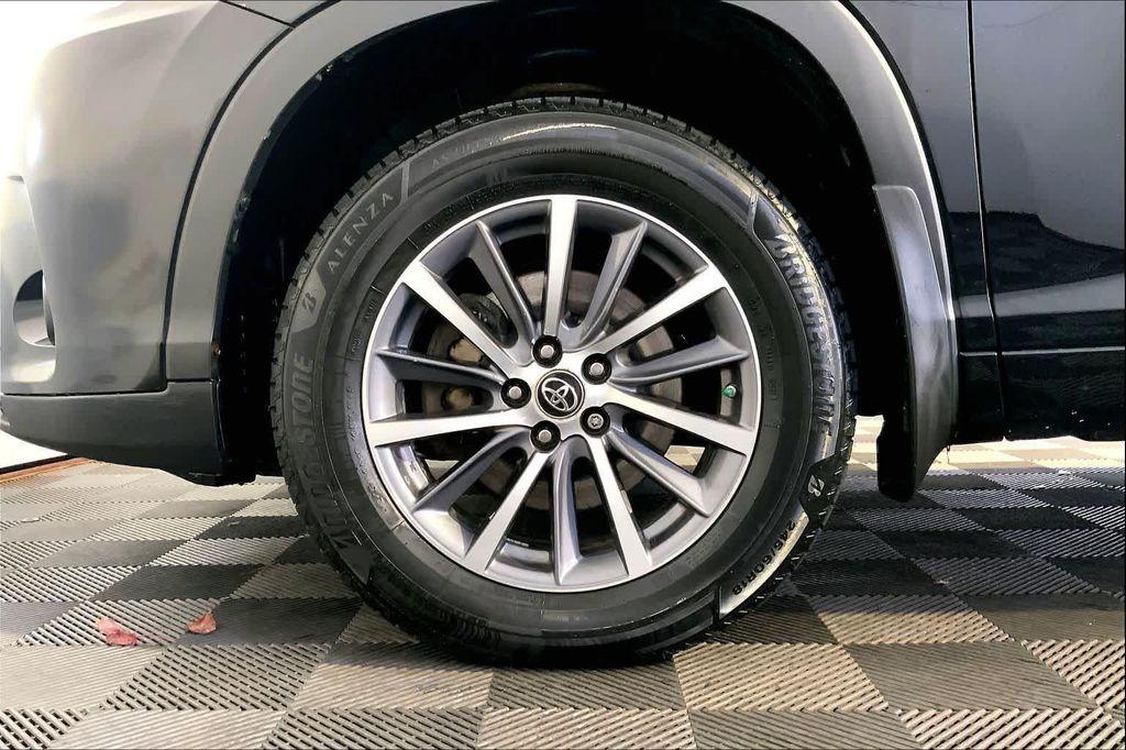 used 2017 Toyota Highlander car, priced at $24,991