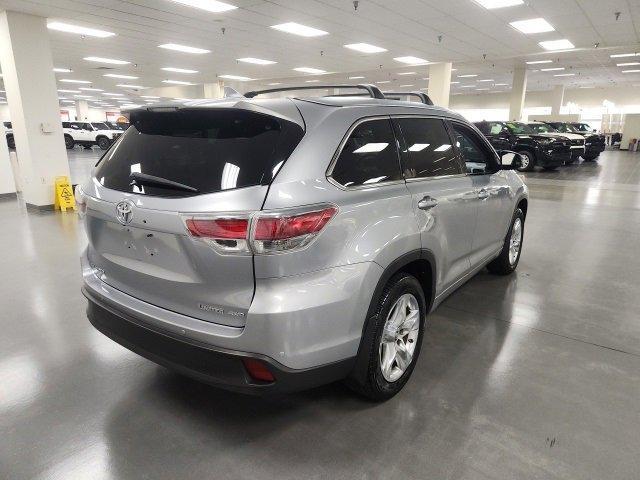 used 2016 Toyota Highlander car, priced at $17,974