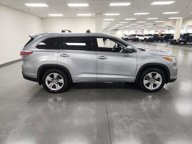 used 2016 Toyota Highlander car, priced at $17,974