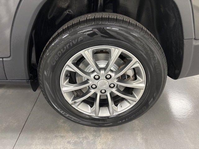 used 2021 Jeep Cherokee car, priced at $21,300