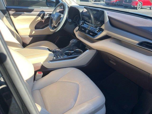 used 2021 Toyota Highlander car, priced at $34,863
